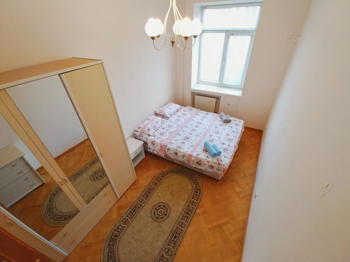 Clock Tower Apartment In Baku Kültér fotó
