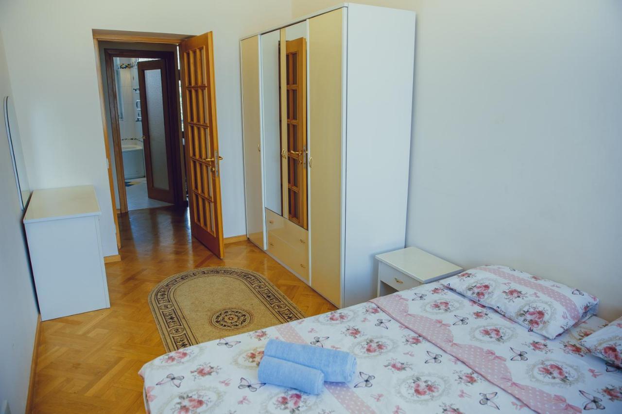 Clock Tower Apartment In Baku Kültér fotó