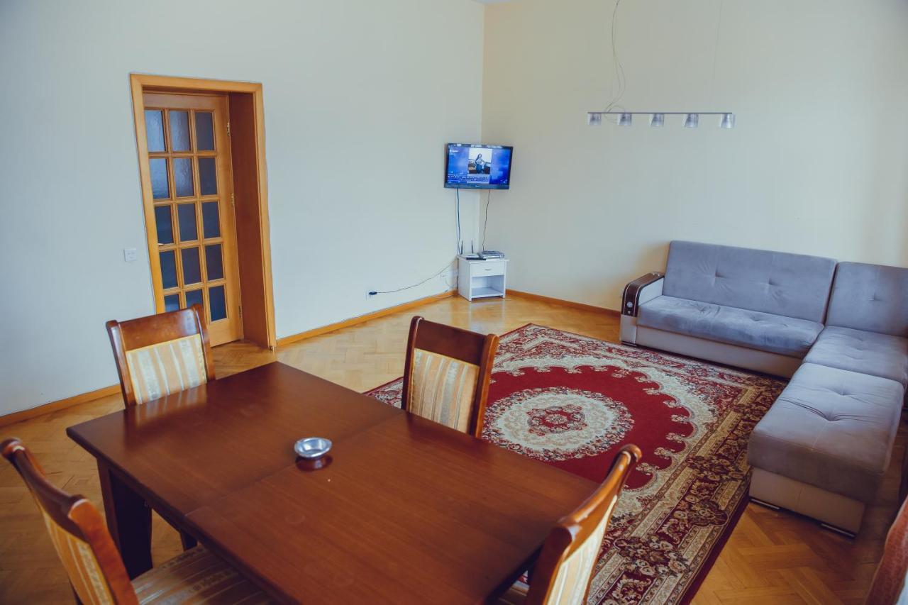 Clock Tower Apartment In Baku Kültér fotó